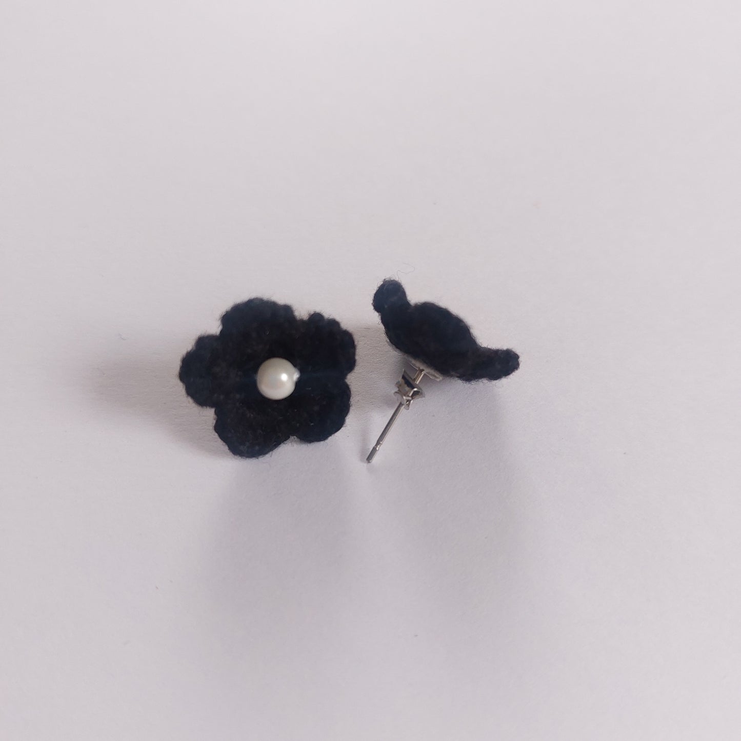 Crochet black small flowers earrings